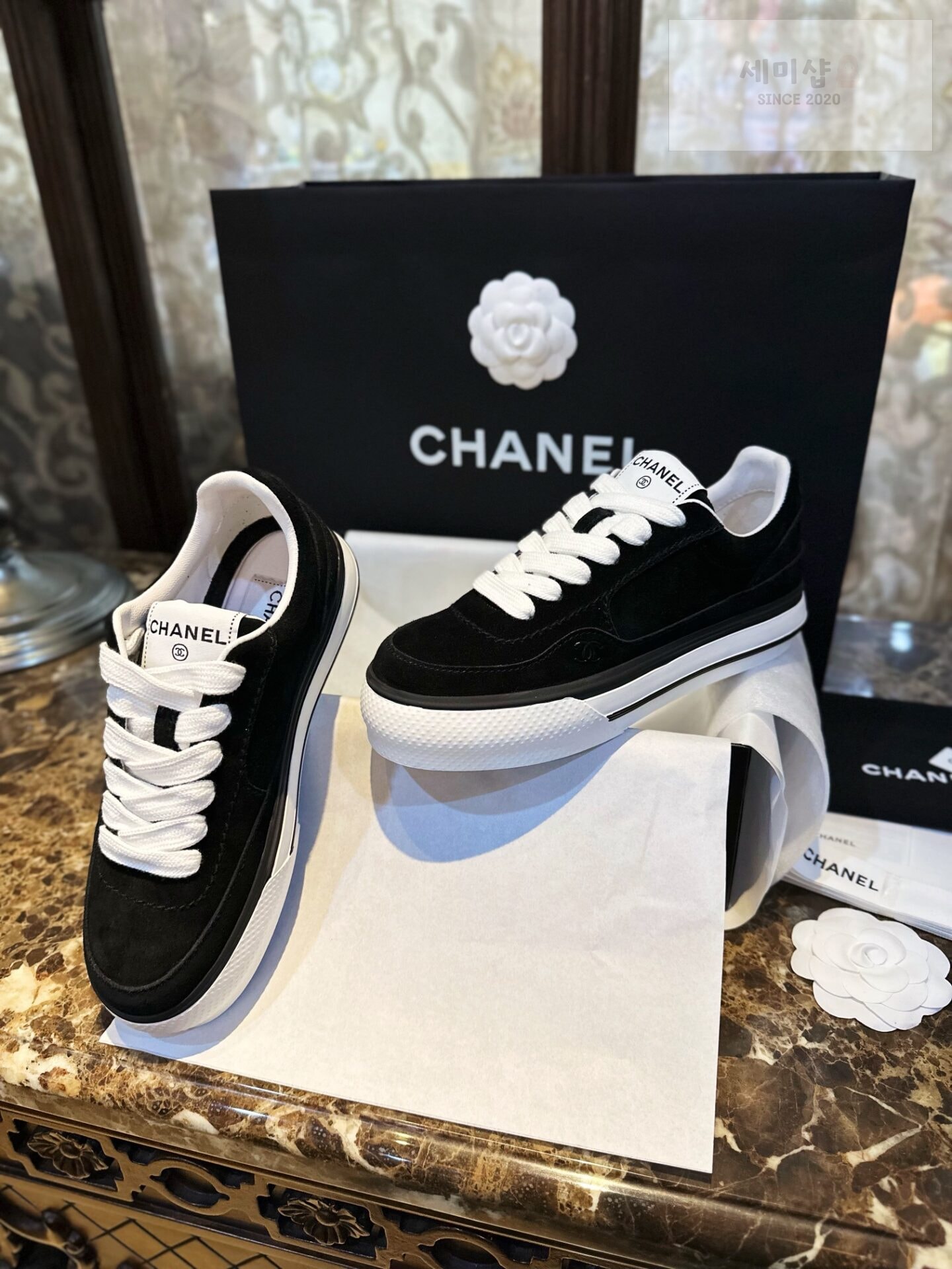 C H A N E L 샤넬 23B CC로고 블랙 벨벳 스웨이드 스니커즈 “35SIZE – 41SIZE” 신발 3번 이미지