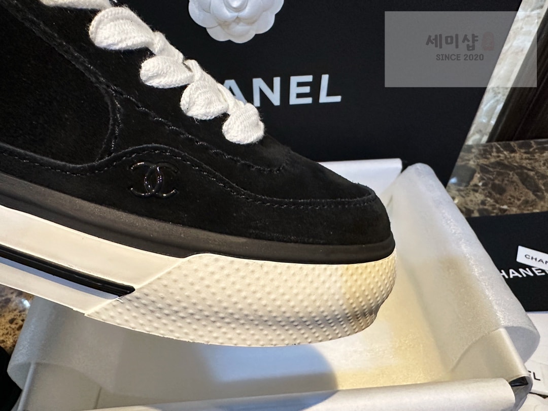 C H A N E L 샤넬 23B CC로고 블랙 벨벳 스웨이드 스니커즈 “35SIZE – 41SIZE” 신발 10번 이미지