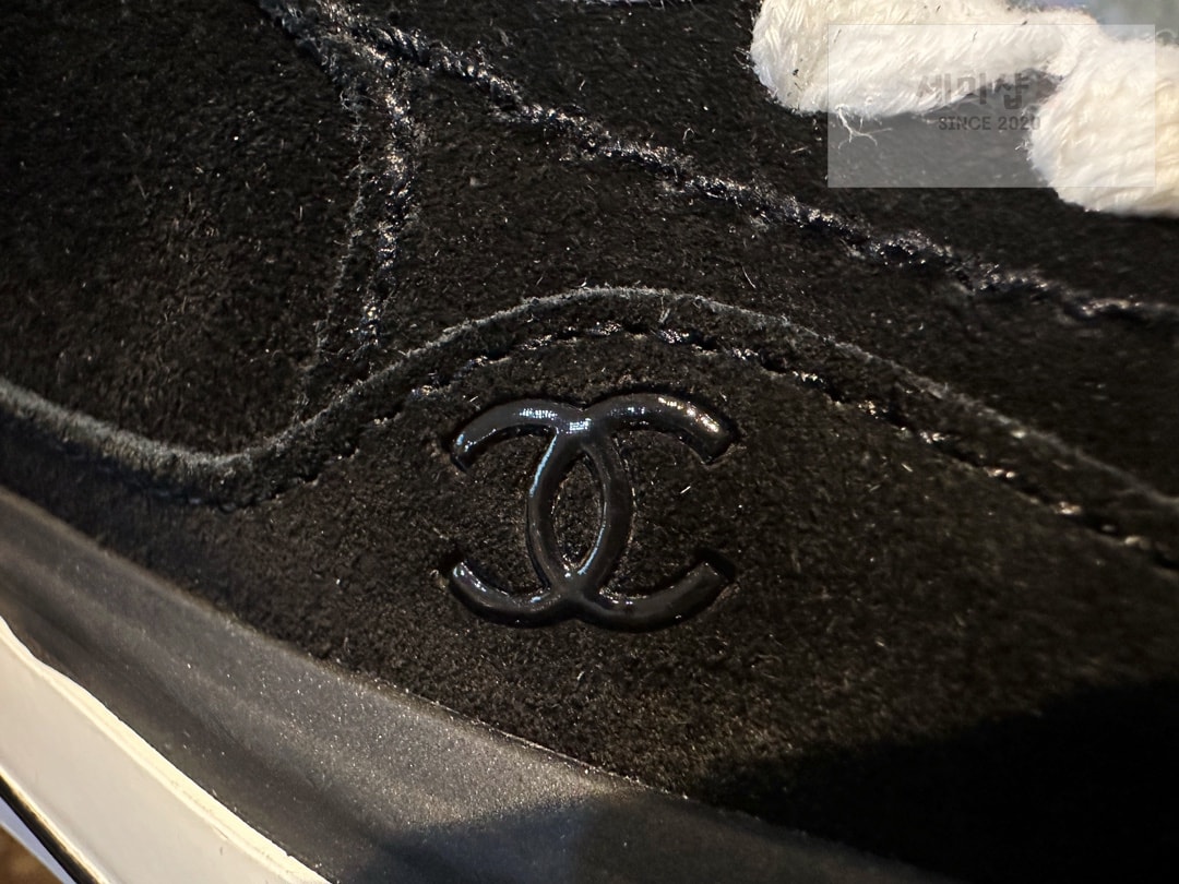 C H A N E L 샤넬 23B CC로고 블랙 벨벳 스웨이드 스니커즈 “35SIZE – 41SIZE” 신발 11번 이미지