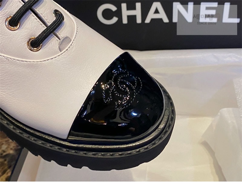 C H A N E L 샤넬 23C 카프스킨 레이스업 워커 부츠 신발 11번 이미지
