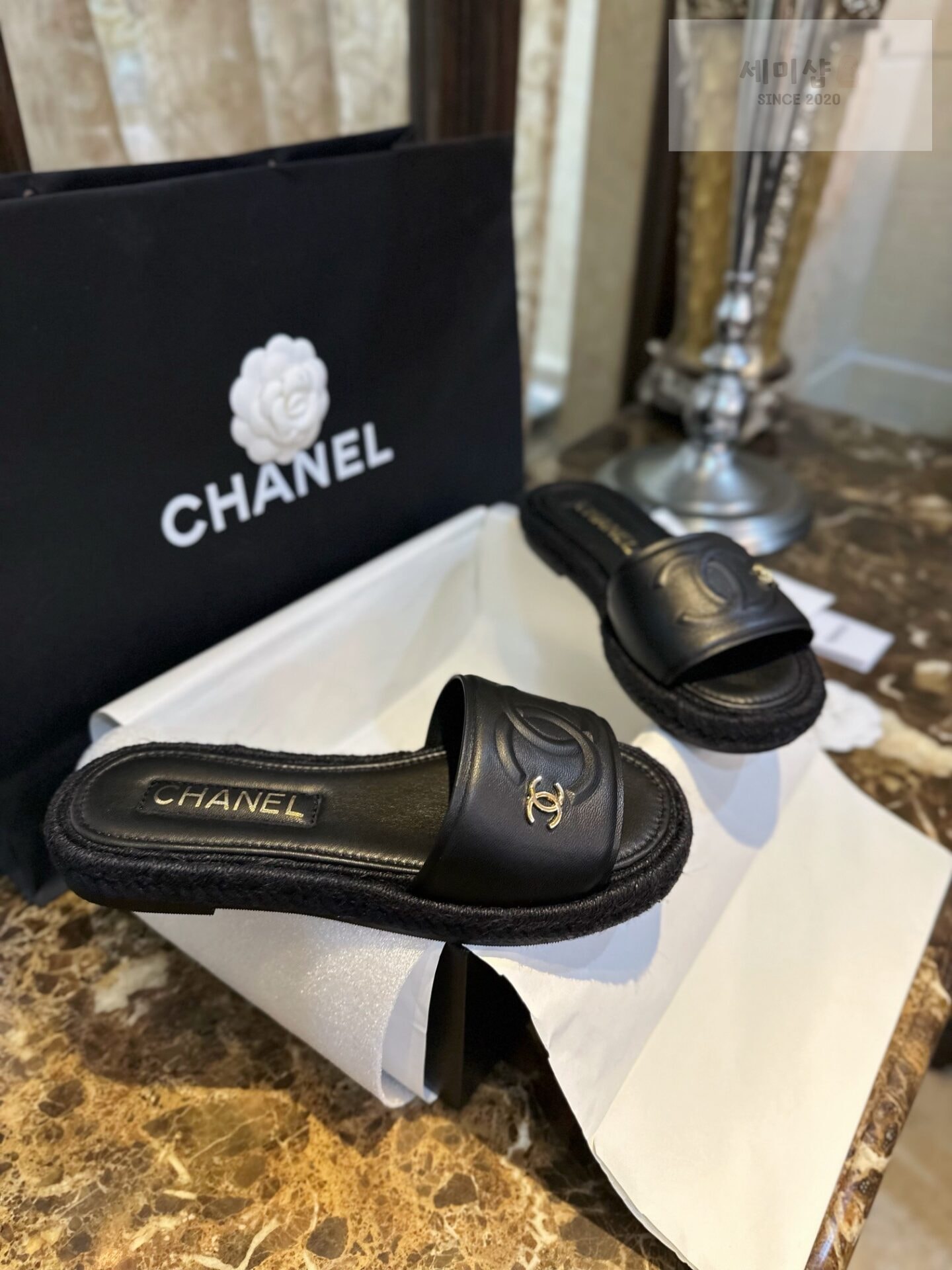 C H A N E L 샤넬 23P 블랙 애스파듀 슬라이드 뮬 “35SIZE – 40SIZE” 신발 5번 이미지