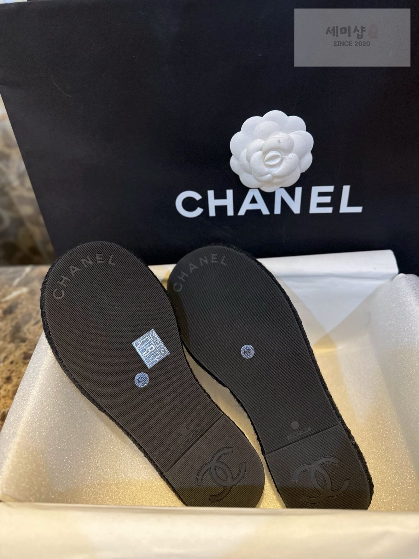 C H A N E L 샤넬 23P 블랙 애스파듀 슬라이드 뮬 “35SIZE – 40SIZE” 신발 8번 이미지