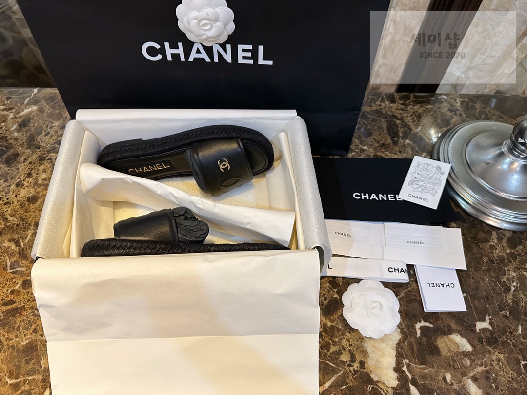 C H A N E L 샤넬 23P 블랙 애스파듀 슬라이드 뮬 “35SIZE – 40SIZE” 신발 9번 이미지