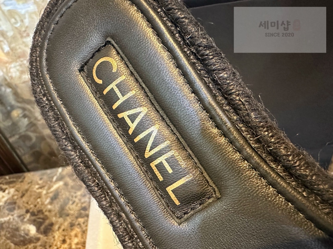 C H A N E L 샤넬 23P 블랙 애스파듀 슬라이드 뮬 “35SIZE – 40SIZE” 신발 12번 이미지