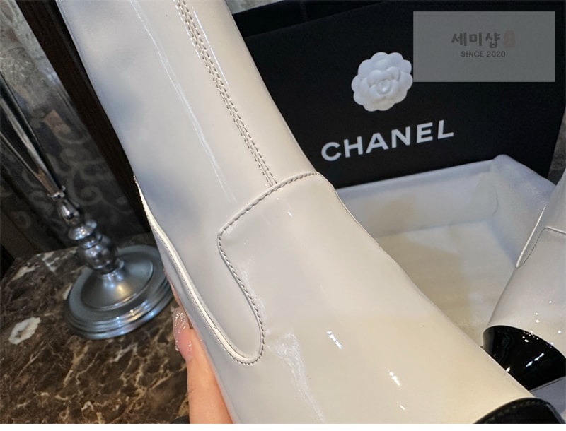 C H A N E L 샤넬 23b cc로고 페이턴트 투톤 앵클 부츠 신발 10번 이미지