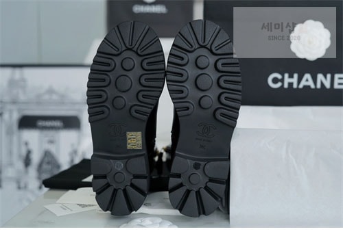 C H A N E L 샤넬 23c 레이스업 워커 미들부츠 신발 10번 이미지