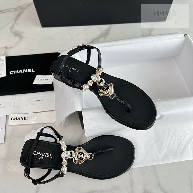 C H A N E L 샤넬 23s 하트 진주 쪼리 샌들 신발 1번 이미지