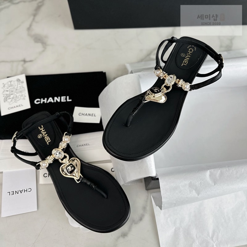 C H A N E L 샤넬 23s CC 하트 플립 플랍 샌들 신발 1번 이미지