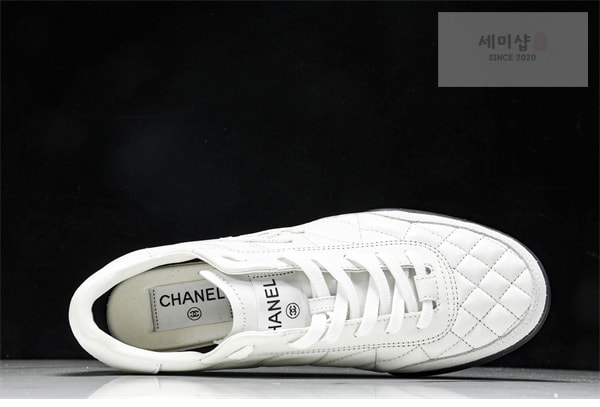 C H A N E L 샤넬 24A 카프스킨 퀼팅 CC로고 스니커즈 신발 13번 이미지
