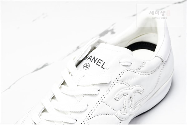 C H A N E L 샤넬 24A 카프스킨 퀼팅 CC로고 스니커즈 신발 19번 이미지