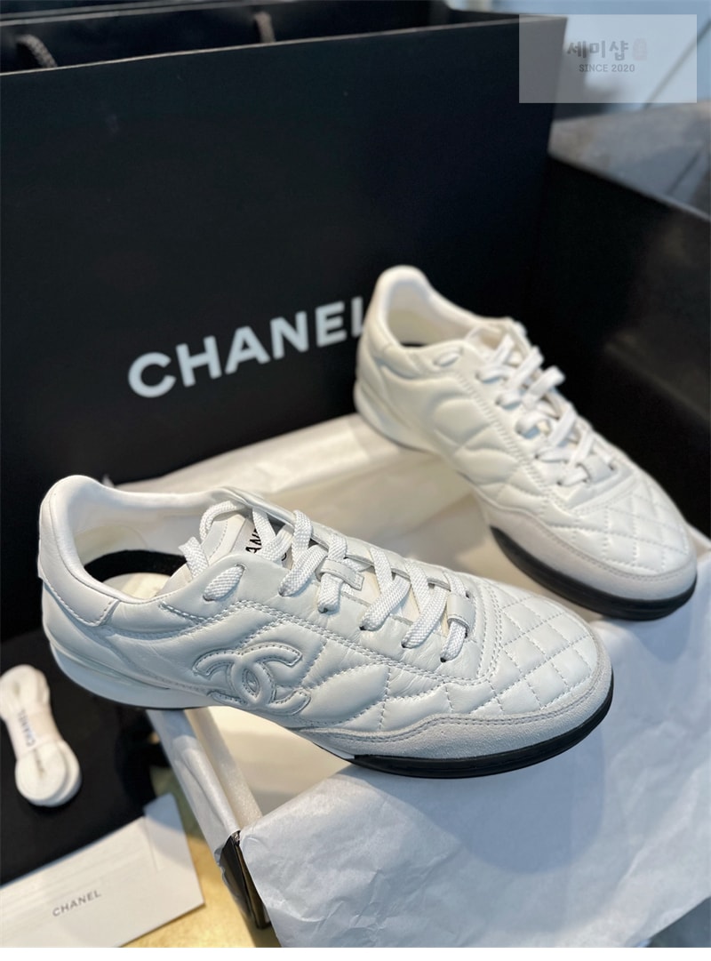 C H A N E L 샤넬 24A CC로고 스니커즈 신발 23번 이미지