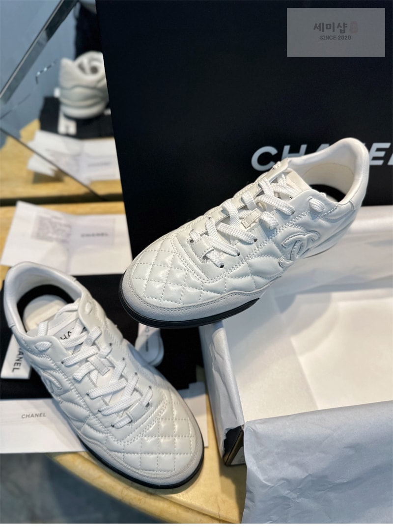 C H A N E L 샤넬 24A CC로고 스니커즈 신발 5번 이미지