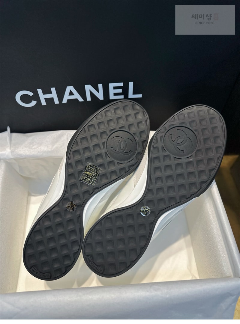 C H A N E L 샤넬 24A CC로고 스니커즈 신발 8번 이미지