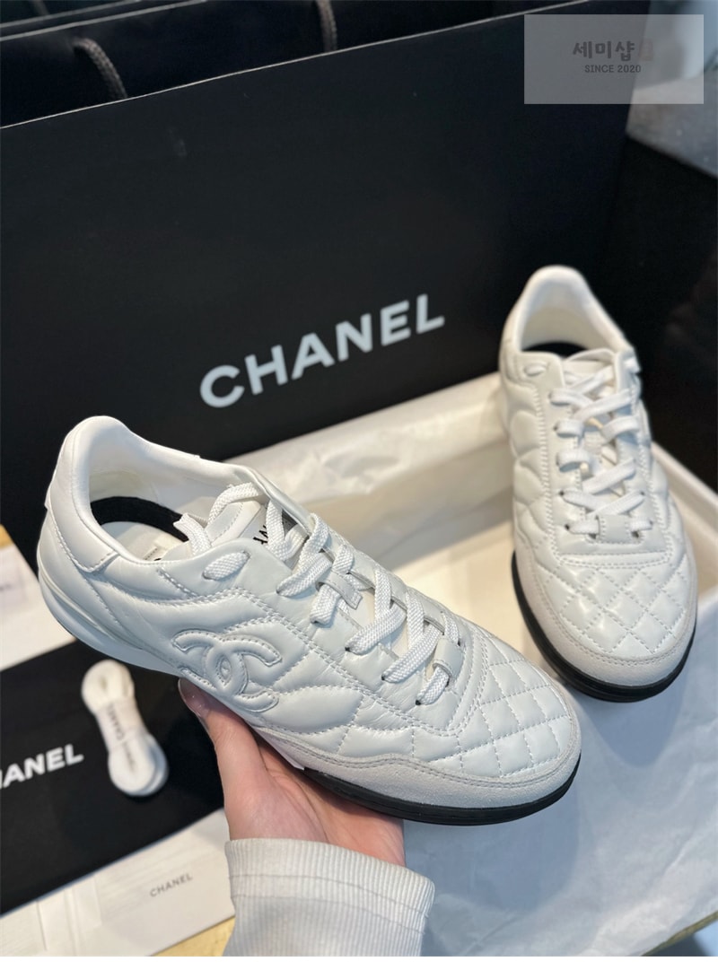 C H A N E L 샤넬 24A CC로고 스니커즈 신발 11번 이미지