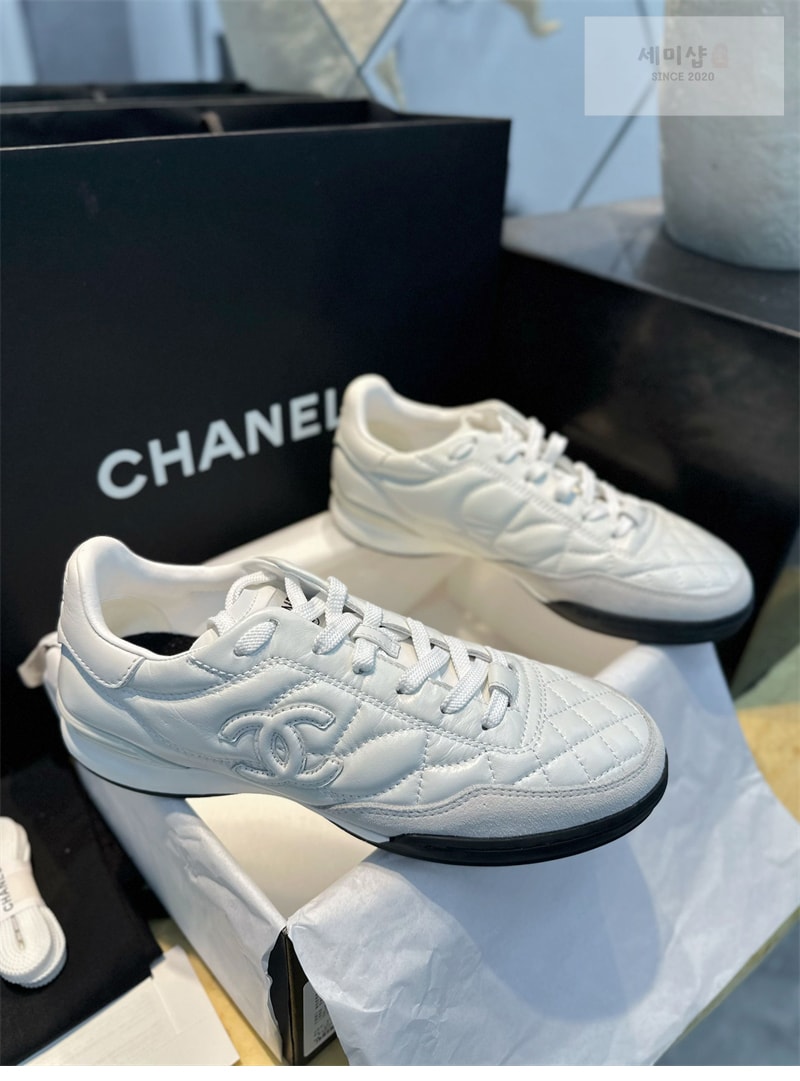 C H A N E L 샤넬 24A CC로고 스니커즈 신발 14번 이미지