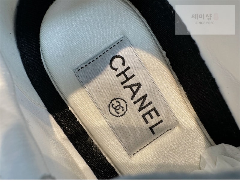 C H A N E L 샤넬 24A CC로고 스니커즈 신발 19번 이미지