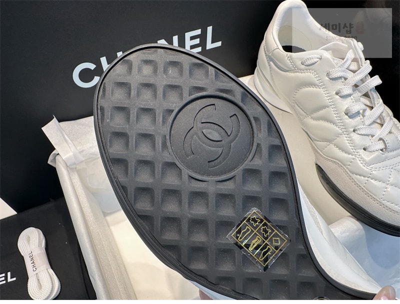 C H A N E L 샤넬 24A CC로고 스니커즈 신발 22번 이미지