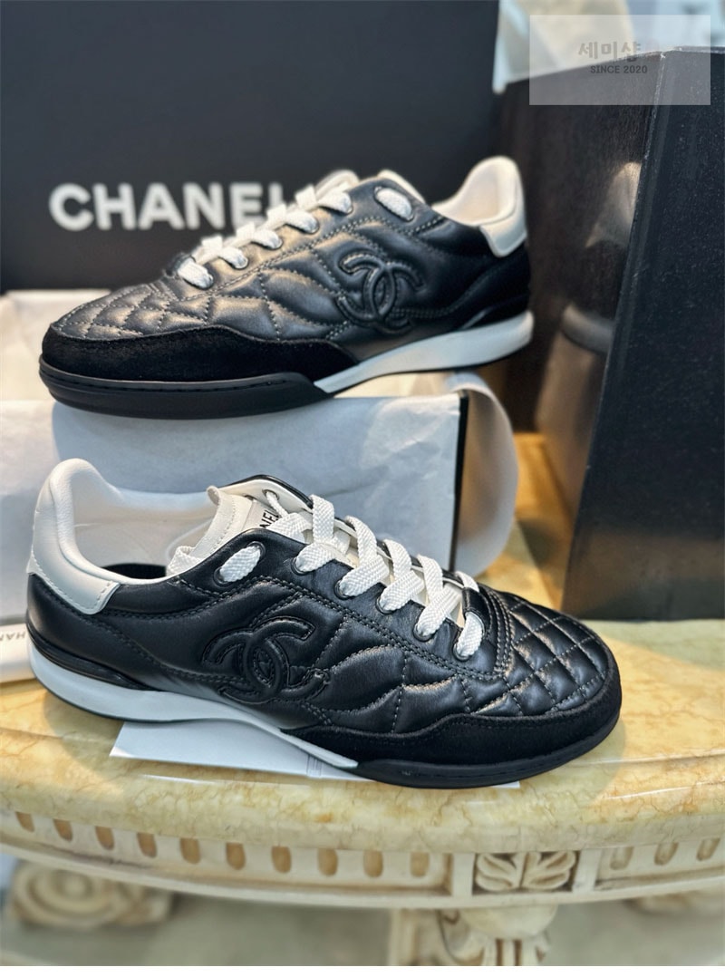 C H A N E L 샤넬 24A CC로고 퀼팅 스니커즈 신발 4번 이미지