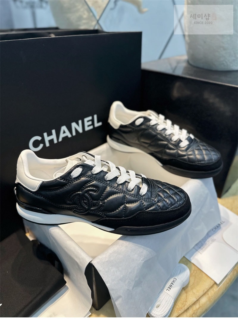 C H A N E L 샤넬 24A CC로고 퀼팅 스니커즈 신발 7번 이미지