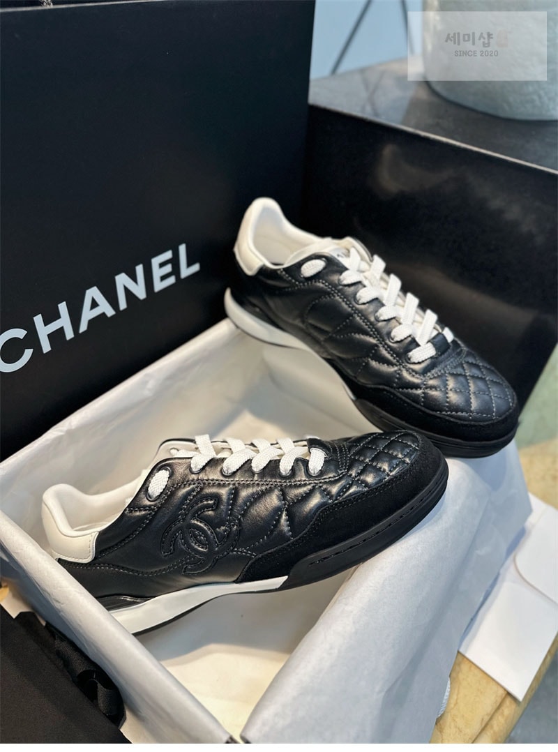 C H A N E L 샤넬 24A CC로고 퀼팅 스니커즈 신발 8번 이미지