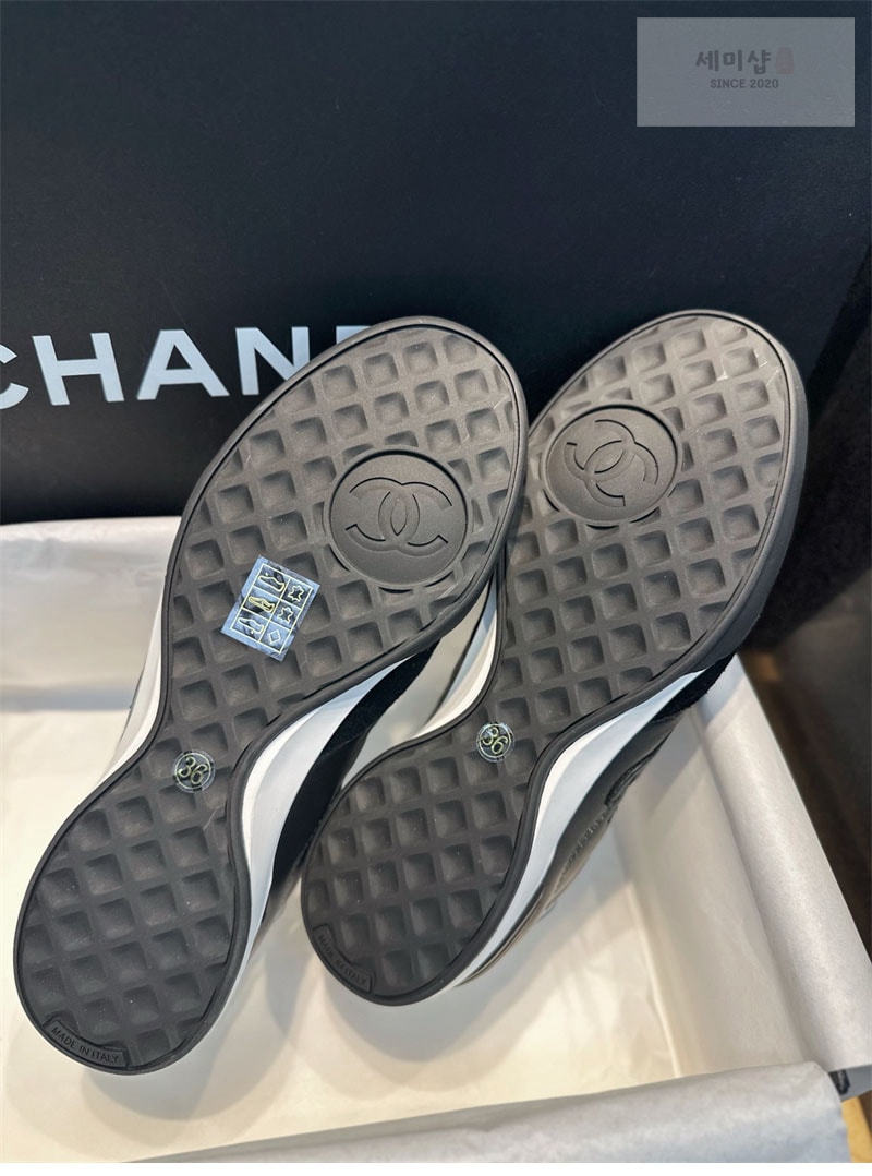 C H A N E L 샤넬 24A CC로고 퀼팅 스니커즈 신발 10번 이미지