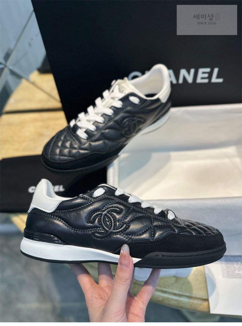 C H A N E L 샤넬 24A CC로고 퀼팅 스니커즈 신발 12번 이미지