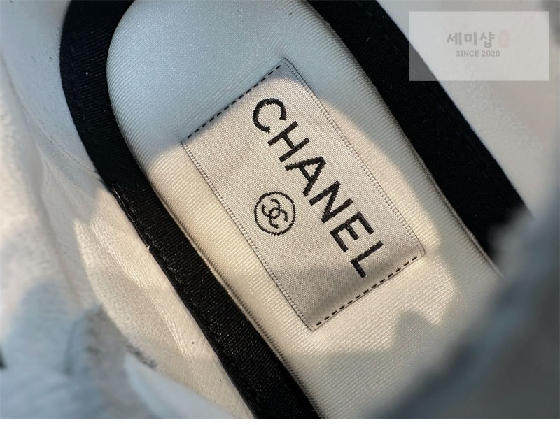 C H A N E L 샤넬 24A CC로고 퀼팅 스니커즈 신발 20번 이미지