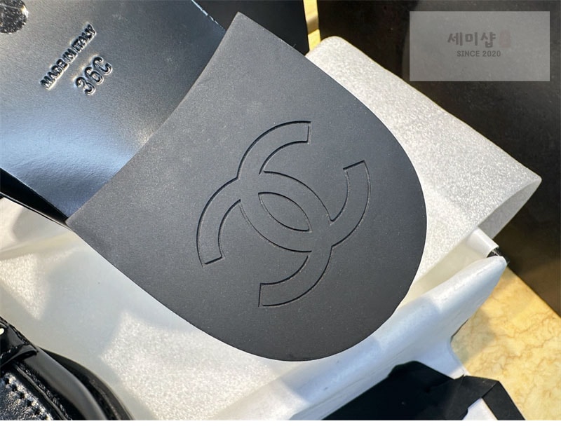 샤넬 샤넬 24A CC 드롭 체인 로퍼 신발 21번 이미지