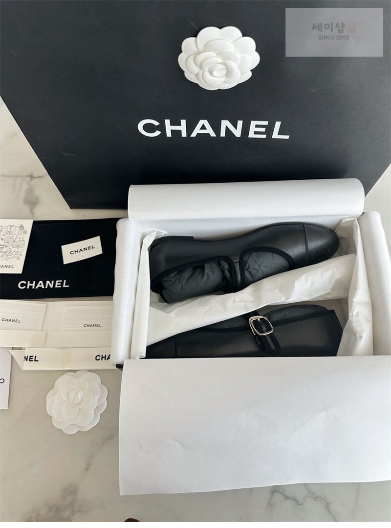 C H A N E L 샤넬 24B 체인 CC로고 로퍼 신발 5번 이미지