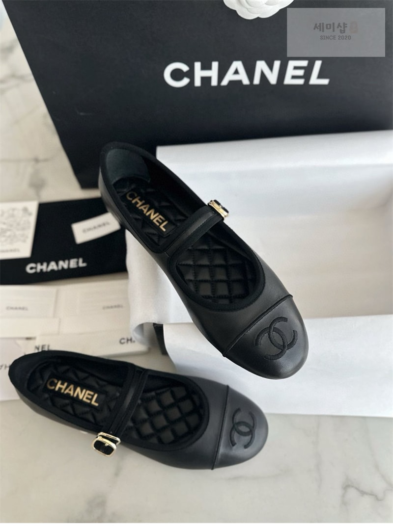 C H A N E L 샤넬 24B 체인 CC로고 로퍼 신발 21번 이미지