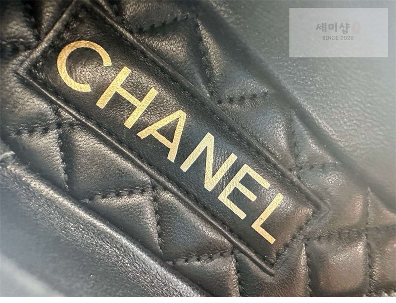 C H A N E L 샤넬 24B 체인 CC로고 로퍼 신발 15번 이미지