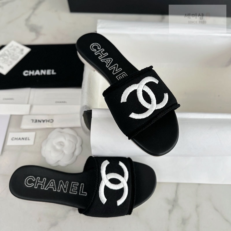 C H A N E L 샤넬 24C CC로고 뮬 슬리퍼 신발 2번 이미지