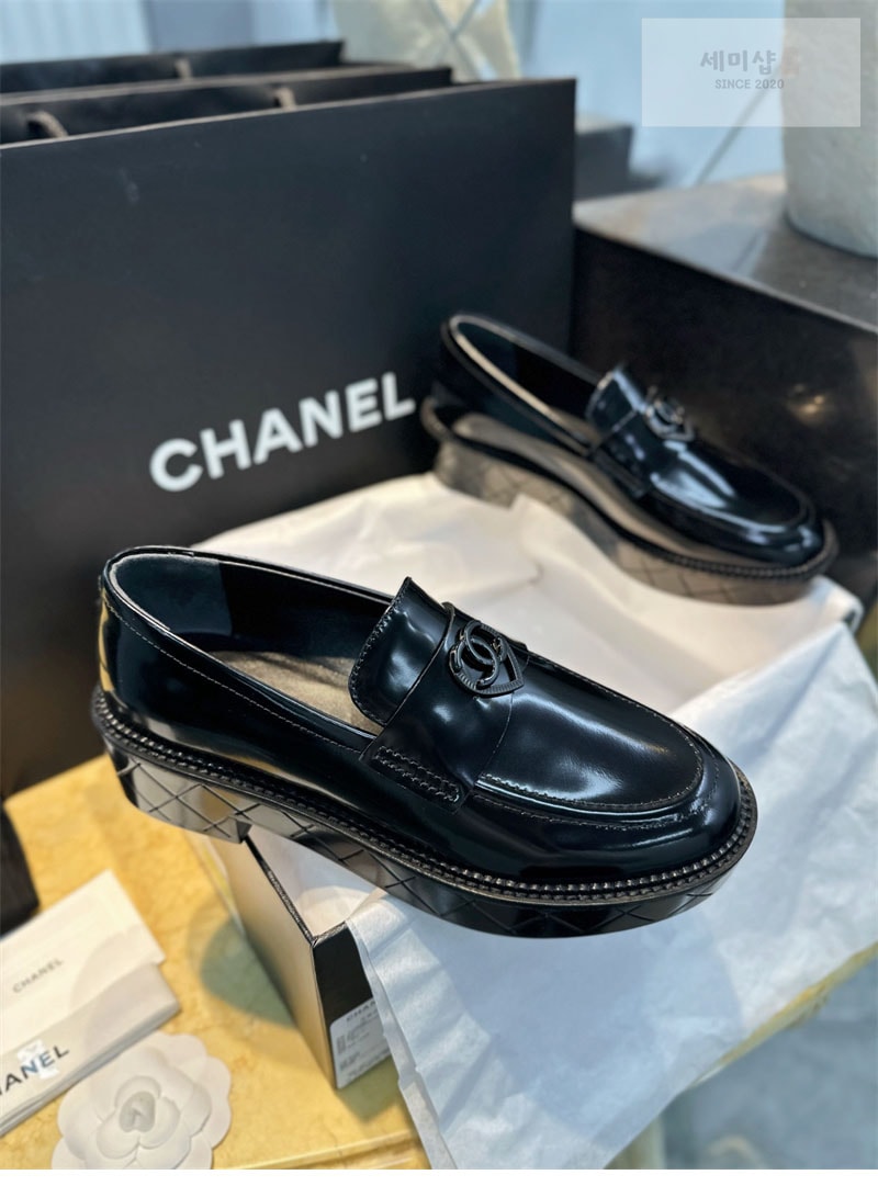 C H A N E L 샤넬 24K CC로고 샤이니 하트 로퍼 신발 22번 이미지