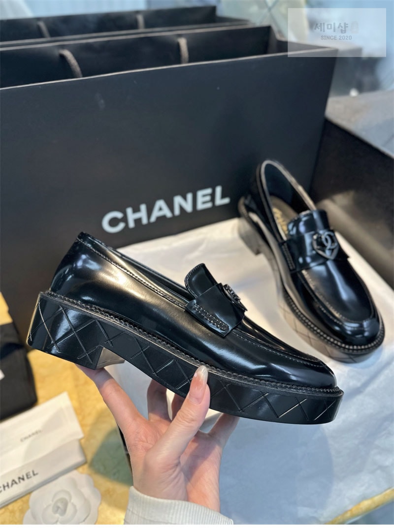 C H A N E L 샤넬 24K CC로고 샤이니 하트 로퍼 신발 13번 이미지