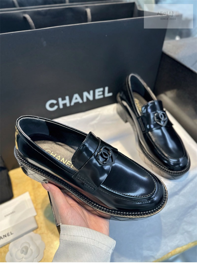 C H A N E L 샤넬 24K CC로고 샤이니 하트 로퍼 신발 14번 이미지
