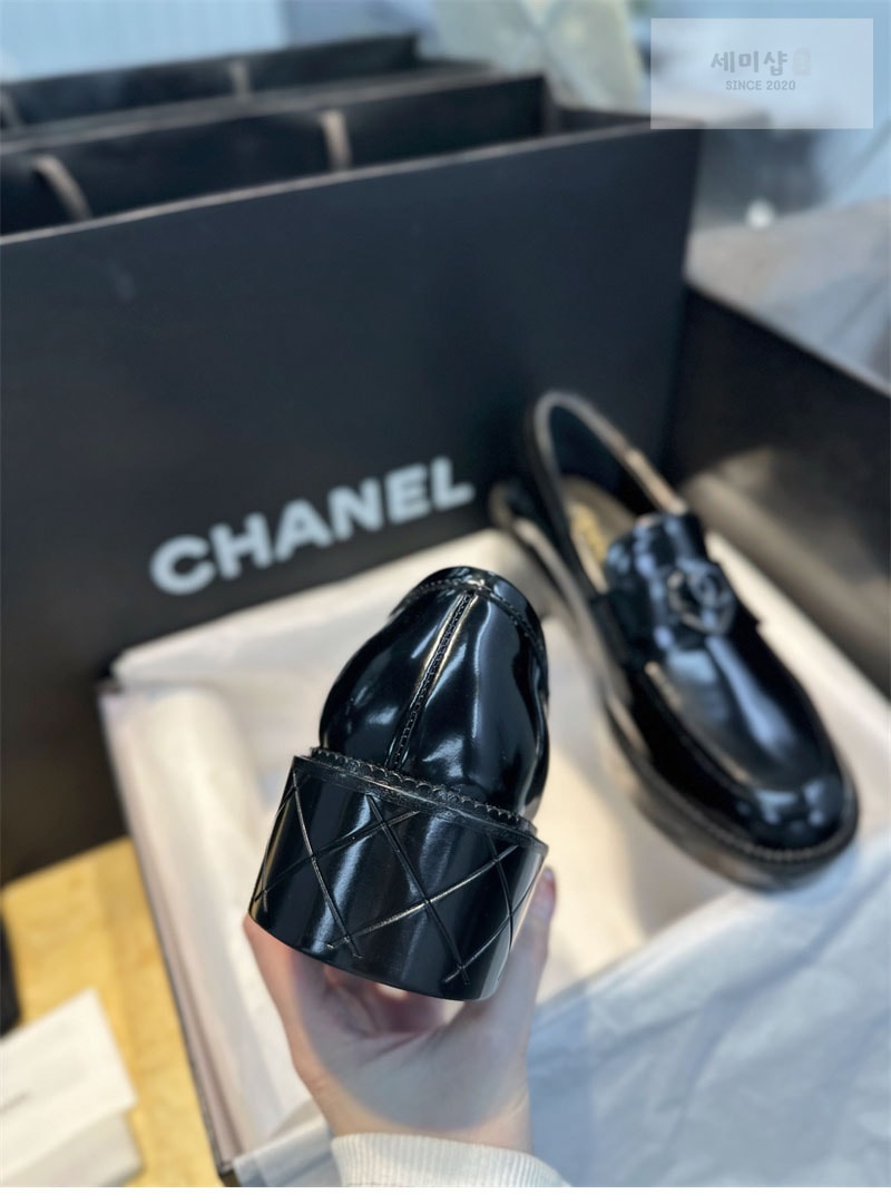 C H A N E L 샤넬 24K CC로고 샤이니 하트 로퍼 신발 15번 이미지