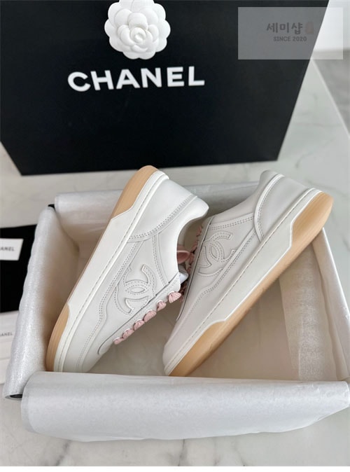 C H A N E L 샤넬 24P CC로고 스니커즈 신발 7번 이미지