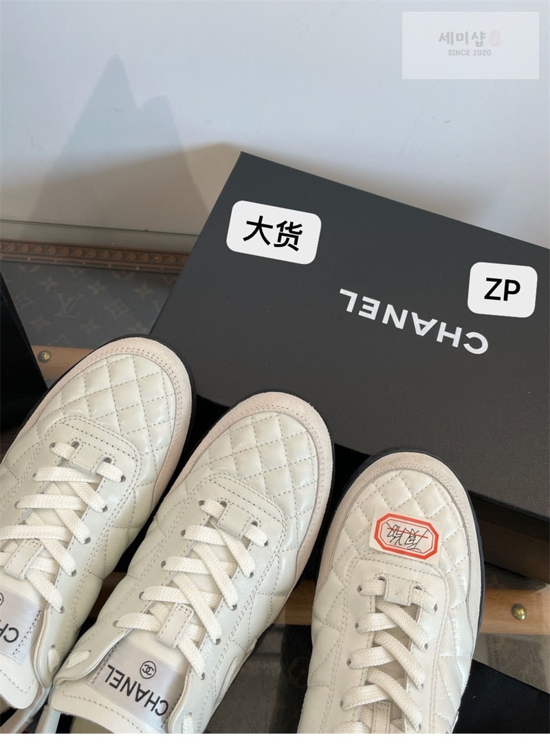 C H A N E L 샤넬 24 CC로고 퀼팅 스니커즈 화이트 신발 17번 이미지