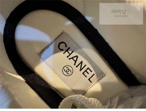 C H A N E L 샤넬 24c CC로고 크루즈 테니스 스니커즈 신발 17번 이미지