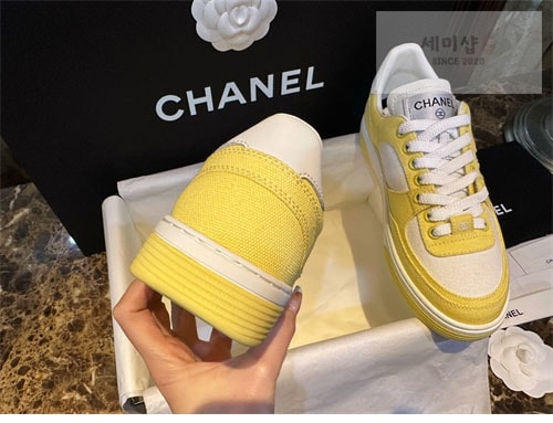 C H A N E L 샤넬 24c CC로고 크루즈 테니스 스니커즈 신발 17번 이미지
