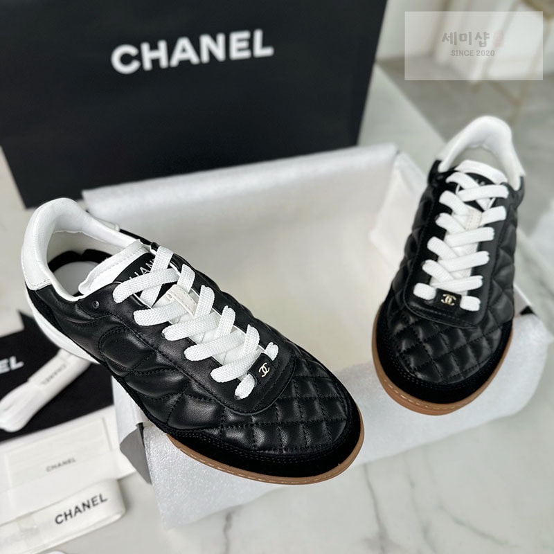 C H A N E L 샤넬 24k 퀼팅 스니커즈 신발 1번 이미지