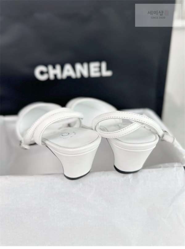 C H A N E L 샤넬 24s 슬링백 신발 24번 이미지