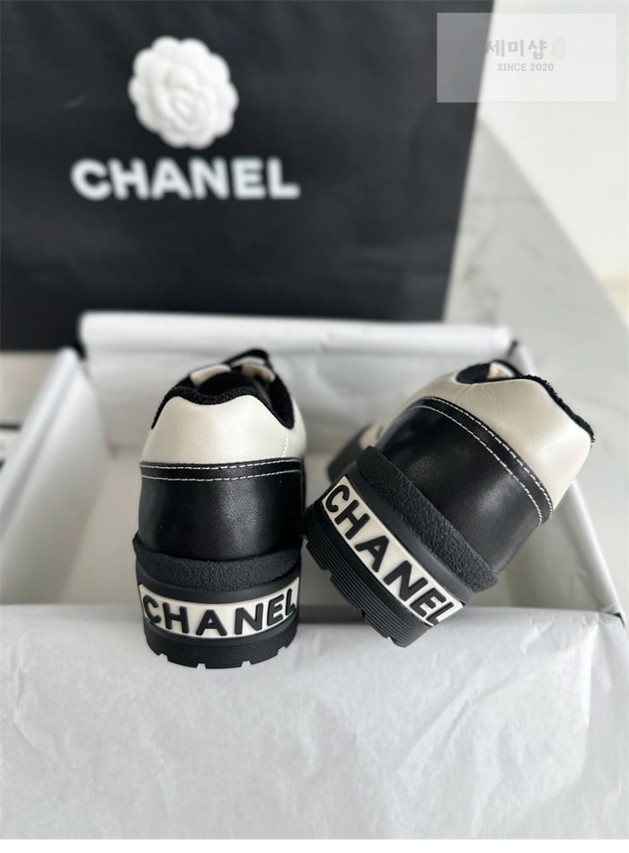 C H A N E L 샤넬 24s CC로고 배색 스니커즈 신발 9번 이미지
