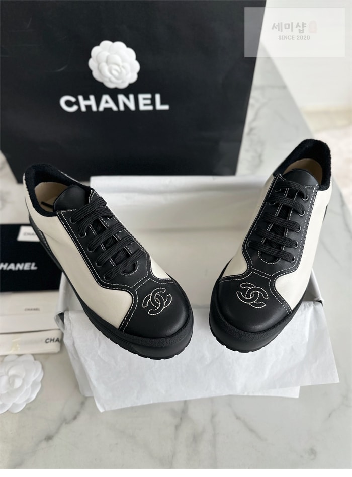 C H A N E L 샤넬 24s CC로고 배색 스니커즈 신발 11번 이미지