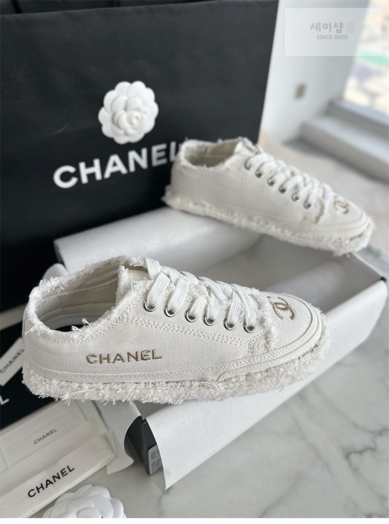 C H A N E L 샤넬 24s CC로고 태슬 데님 스니커즈 신발 7번 이미지
