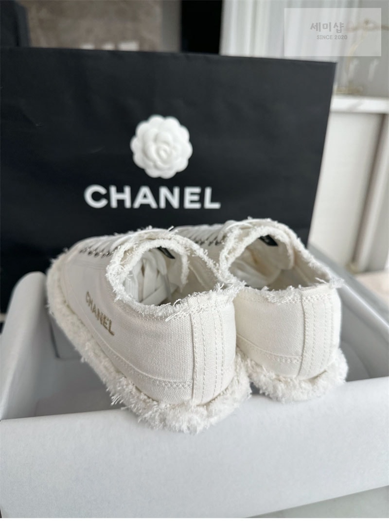 C H A N E L 샤넬 24s CC로고 태슬 데님 스니커즈 신발 9번 이미지