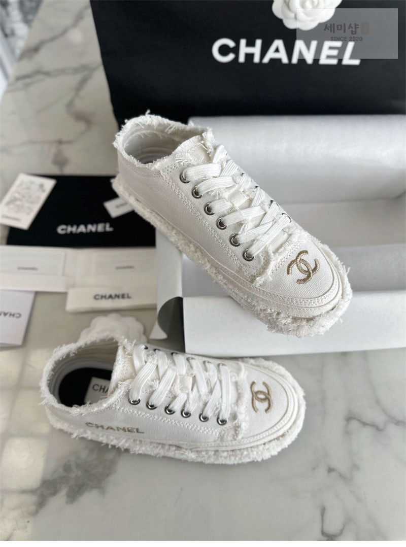 C H A N E L 샤넬 24s CC로고 태슬 데님 스니커즈 신발 11번 이미지