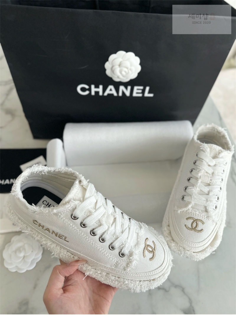 C H A N E L 샤넬 24s CC로고 태슬 데님 스니커즈 신발 12번 이미지