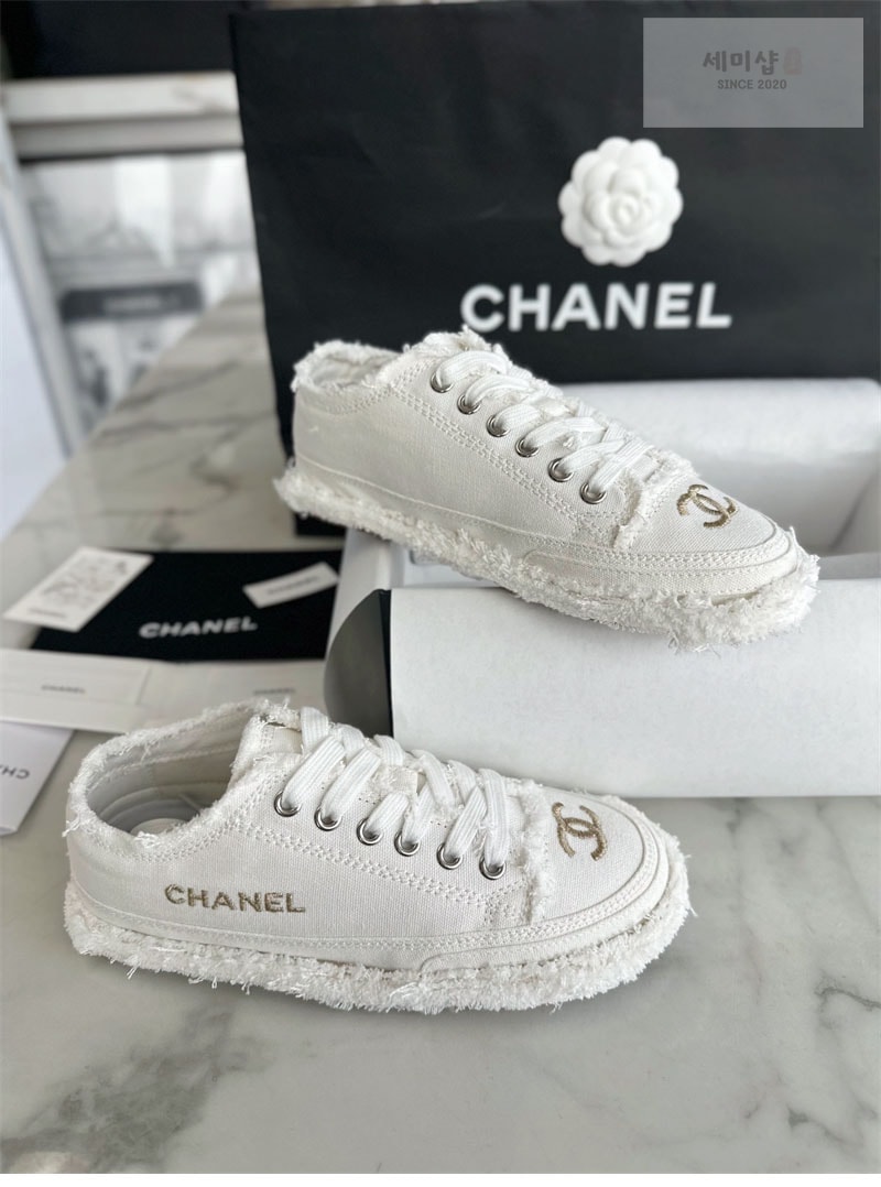 C H A N E L 샤넬 24s CC로고 태슬 데님 스니커즈 신발 13번 이미지