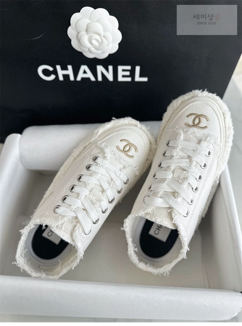 C H A N E L 샤넬 24s CC로고 태슬 데님 스니커즈 신발 16번 이미지